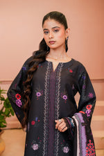 Gul-e-Shab printed khaddar shirt and dupatta detail